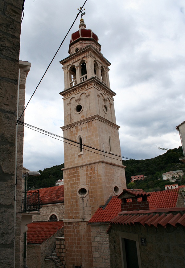 Kościelne dzwonnice na wyspie Brač