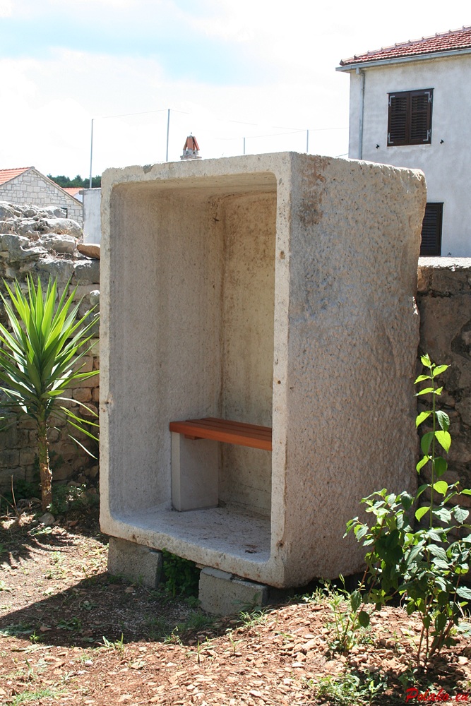 Kamenica w Povlja Kamenica