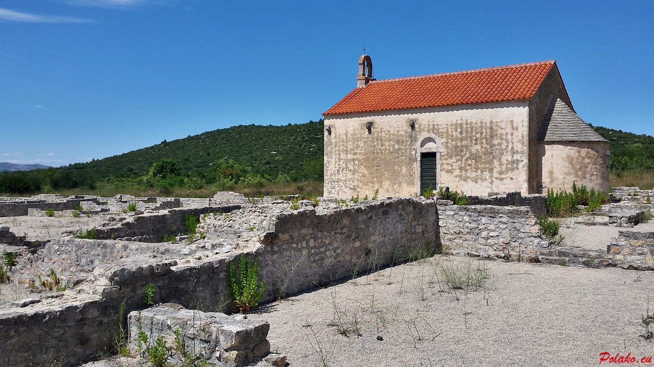 Pozostałości archeologiczne przy kościele św. Marcina w wiosce Ivinj